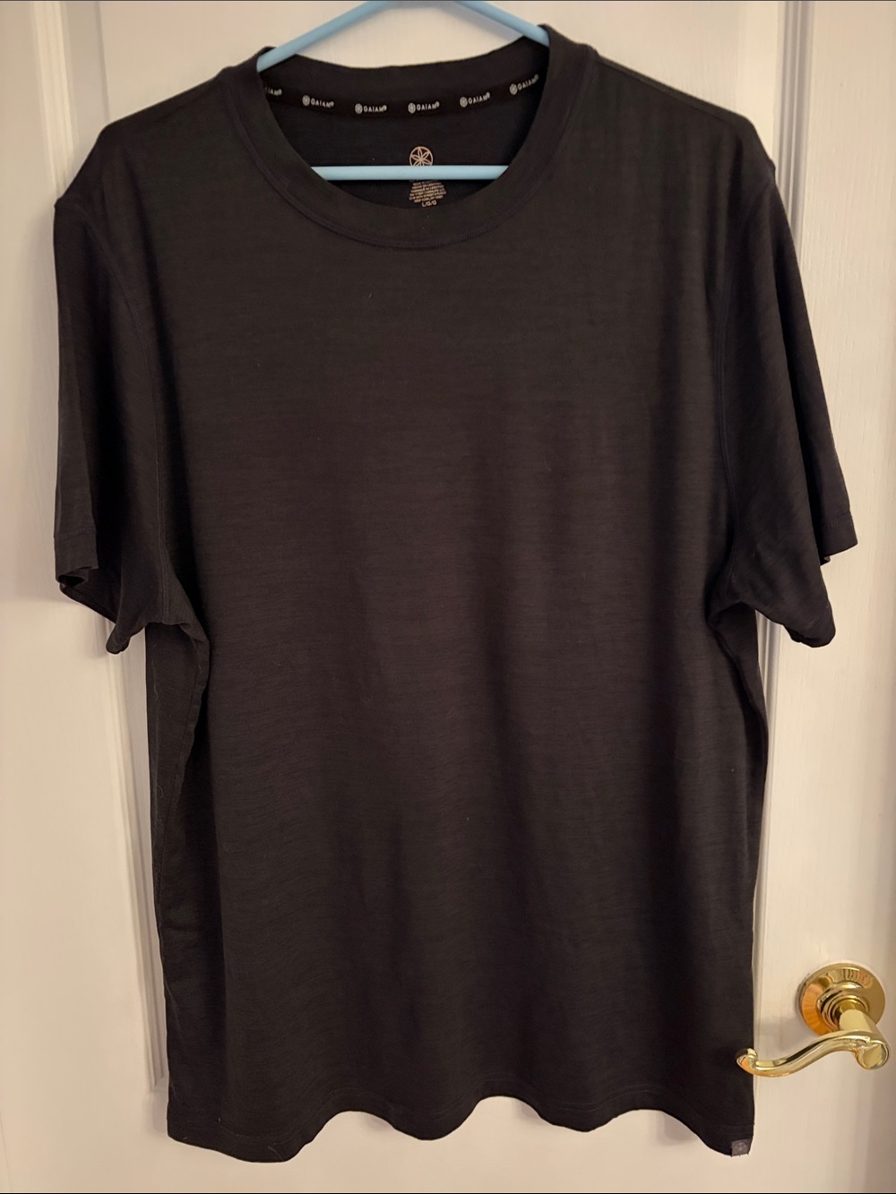 GAIAM Men’s Black Short Sleeve Crewneck Tee